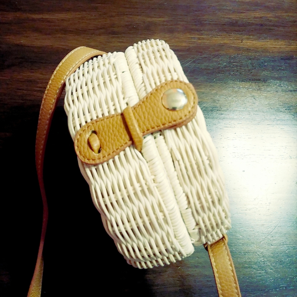 Shiraleah Wicker Crossbody Bag - Picture 5 of 6